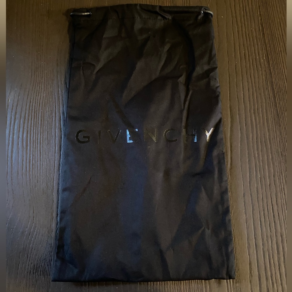 Givenchy bag - Picture 7 of 11